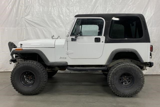 1995 Jeep Wrangler - Lifted 4x4 | United Country Musick & Sons
