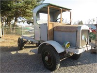 Antique Four Wheel Drive Auto Co. Truck