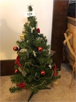 Small Lighted Christmas Tree (2')