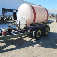 800 gal poly tank on trailer
