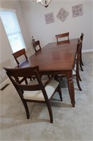 Ethan Allen DiningRoomTable w/6 Upholstered Chairs