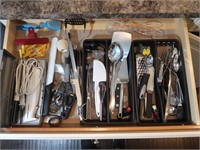 Kitchen Utensils incl.HamiltonBeach Electric Knife