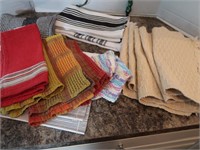 Misc Lot-Table Runner, Placemats Apron, Tea Towels