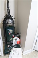 Hoover Vacuum Cleaner w/Extra Bags