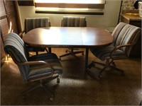 kitchen table 60x29.5x40, 4 roller chairs, 2/18"