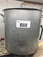 Large Aluminum  Stock Pot With Lid
