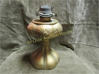 1910 Daisy Flower oil lamp painted gold