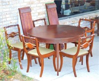Vintage Dining Table w/ 5 Chairs and Leafs
