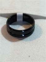 Size 10 men’s black band ring