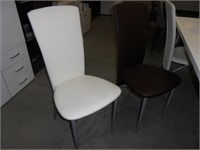 6 stk. spisebordsstole, 4 hvide, 2 brune