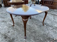 AMERICAN DREW CHERRY QUEEN ANNE DINING ROOM TABLE