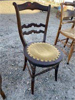 EARLY ROSEWOOD VICTORIAN CHAIR