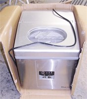 Magic Chef Counter Top Ice Maker with Top, Used