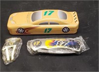 Metal #17 nascar knife and key chain with case
