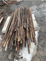 125 METAL FENCE POSTS - MOSTLY 7' LONG