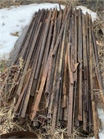 125 METAL FENCE POSTS - MOSTLY 7' LONG