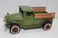 ANTIQUE TOY TRUCK DISPLAY !-A-7