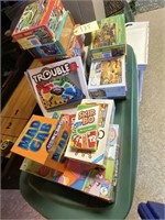 L175- LOT OF MISC GAMES AND PUZZLES