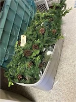 L180- LARGE TOTE OF CHRISTMAS GARLAND