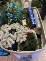 L181- 500 GAL TOTE FULL OF CHRISTMAS DECORATIONS