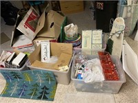 L185- LOT OF MISC CHRISTMAS ITEMS