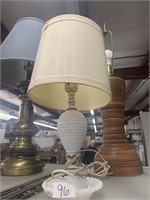 SMALL WHITE HOBNAIL LAMP