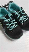Girls size 1 black/Teal runners