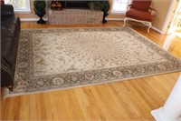 Large rug 7 foot 10 in by 10 ft 10 in