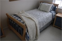 Twin bed mattress boxspring and bedding