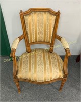 Victorian arm chair, Fauteuil victorien 22 x 34"