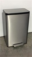 Kohler 13 gal step trashcan