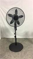 Lasko 18 in oscillating pedestal fan