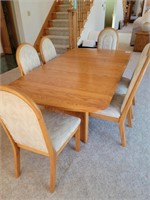 Oak dining set w/ 6 chairs - table is 42" x 78" ..
