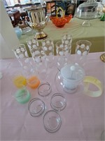 Various glassware & pitcher (15)