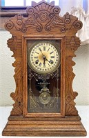 Waterbury Gibson Gingerbread kitchen clock w/ key