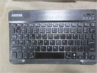 Arteck Universal backlit bluetooth keyboard