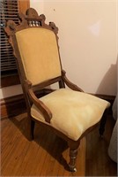 Walnut Victorian Peg Leg Side Chair