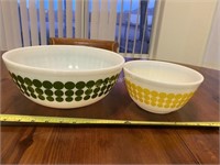 Two Pyrex Mixing Bowls