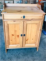 pine cabinet - 2 doors & drawer - approx 36" tall