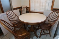 Table w/ 4 Chairs & Extra Leaf, 3'6" Diam.