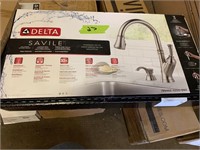 Delta savile pull down kitchen faucet