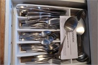 Contents of Drawer - Oneida Stainless Flatware