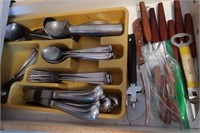 Contents of 2 Drawers - Flatware (Supreme Cutlery)