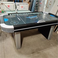 Brand New 6 '  Air Hockey Table.  Set up, lights