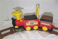 Battery Powered Train, Caboose & Track VGC