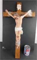 Crucifix mural en bois