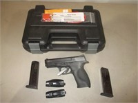 Smith & Wesson M&P 40 w/ 2 Mags