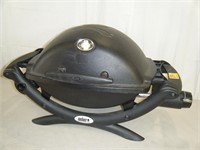 Lowes floor model Weber Q1200 gas grill