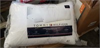 2 tommy hilfiger cotton pillows