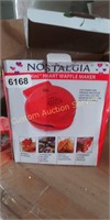 Nostalgia mini heart waffle maker *works